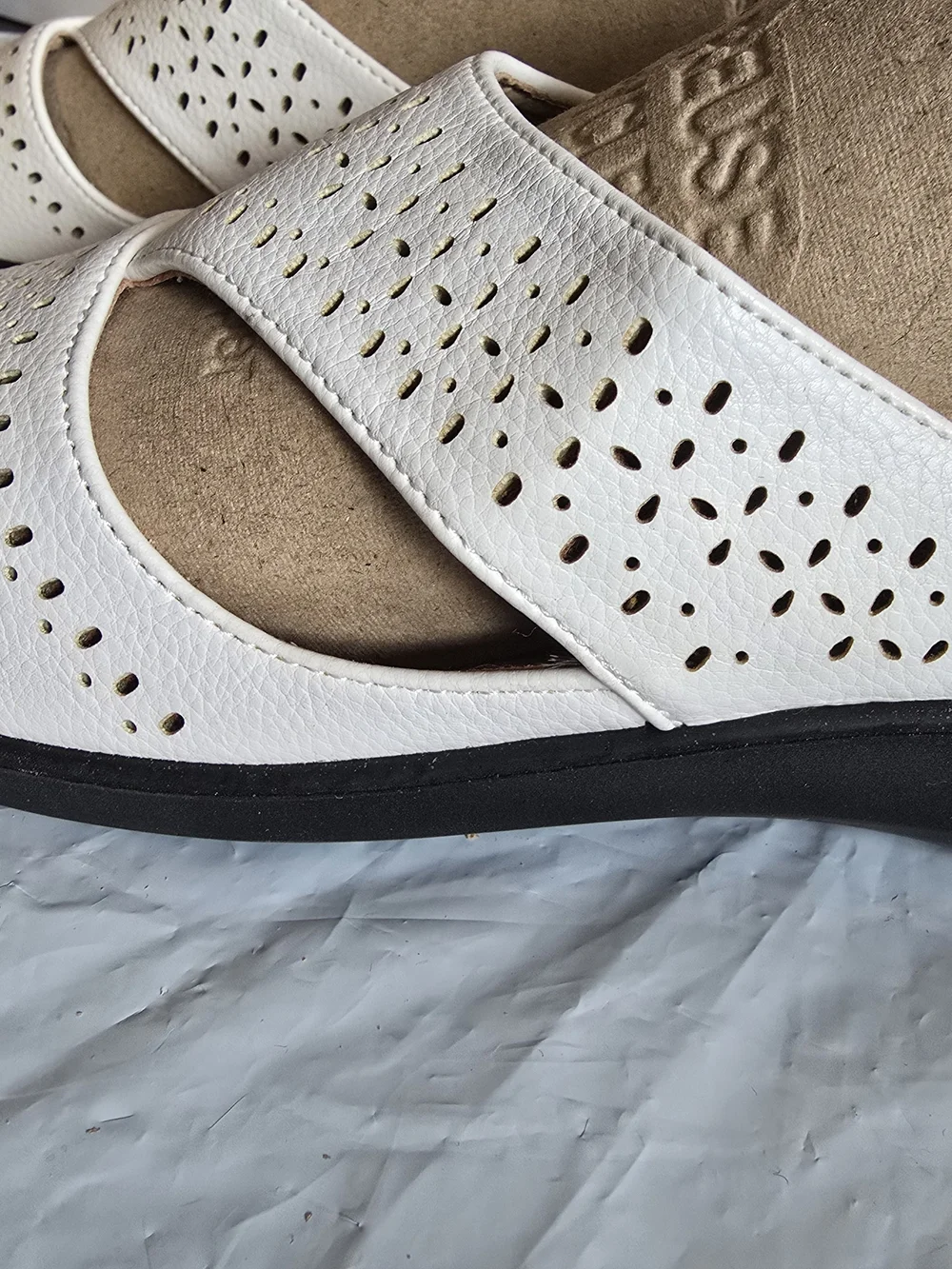 White Perforated Comfort Sandals New Size 9
